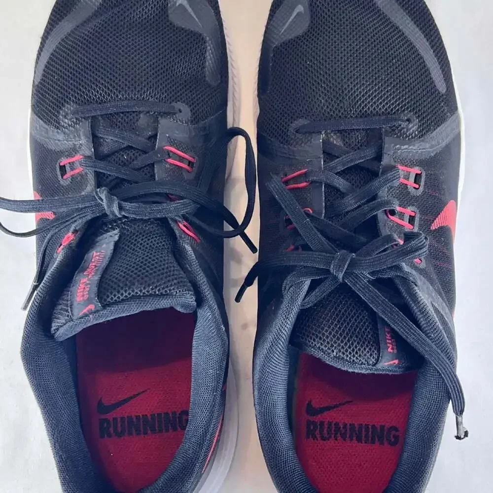 Nike Quest 4 Running Shoes Black Red White Men’s 11.5 Athletic Sneakers